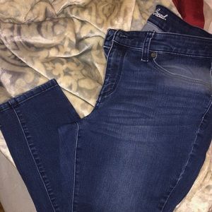 Universal thread jeans